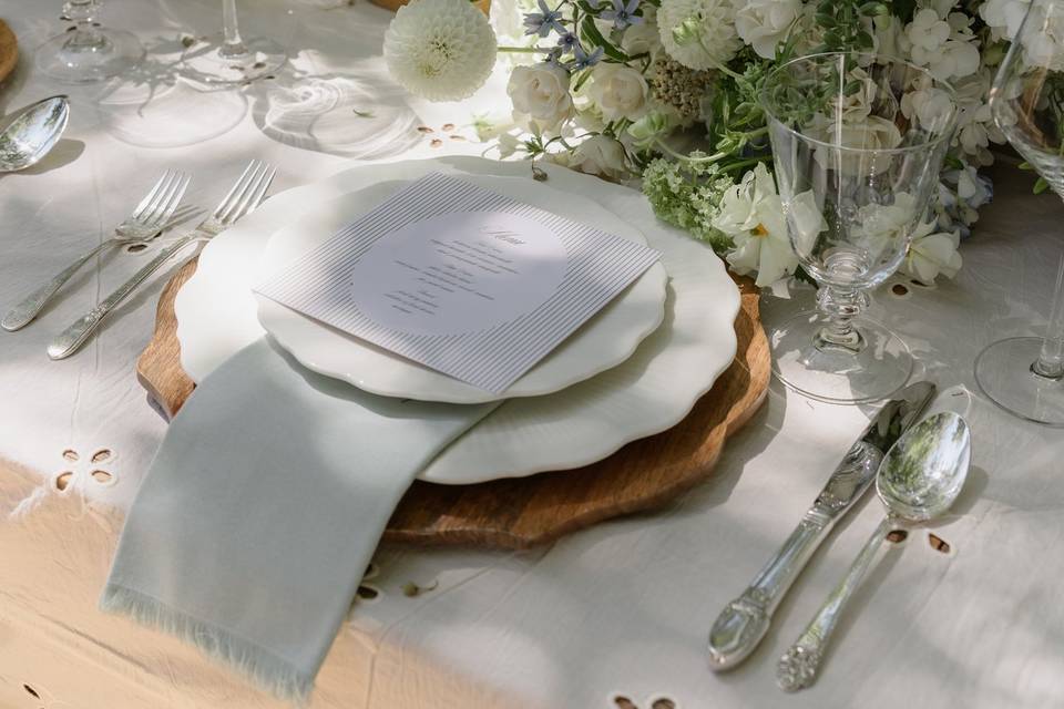 Beaulieu Garden table space