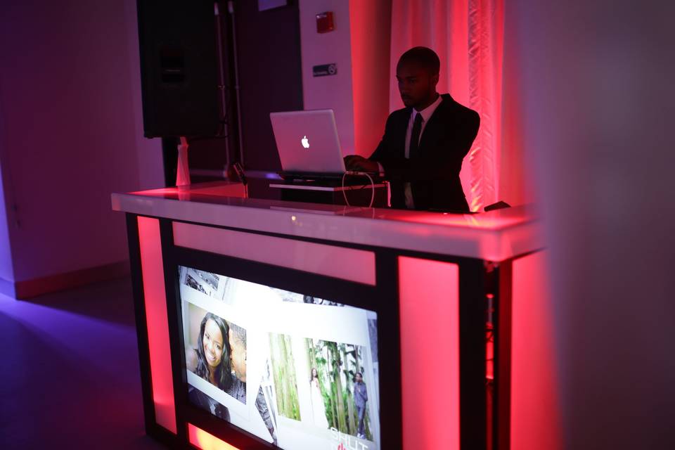 Slideshow DJ Booth