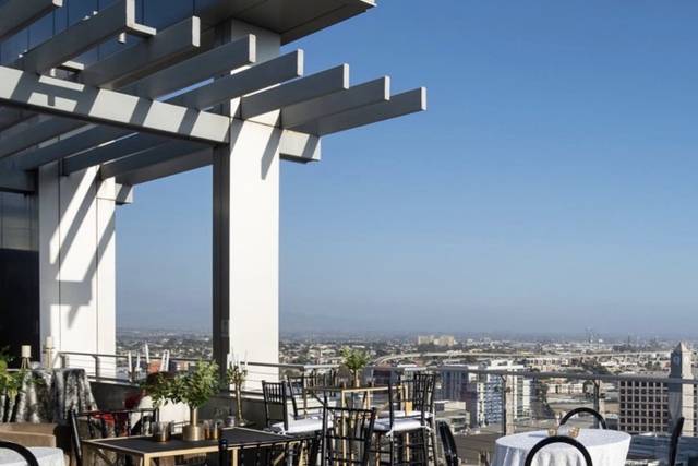 The Ultimate Skybox At Diamond View Tower