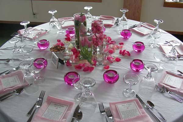 Table setting with centerpiece
