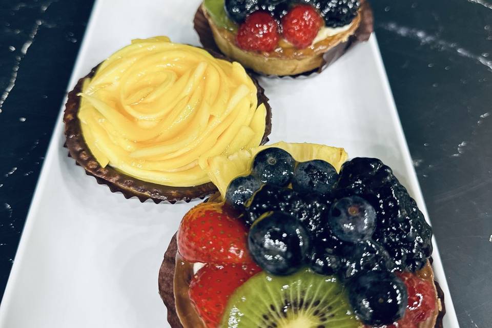 Large fruit tarts