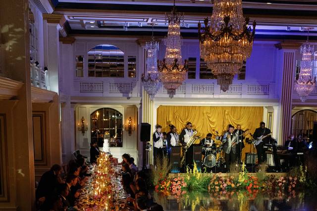 Carnivale Dinner Performance