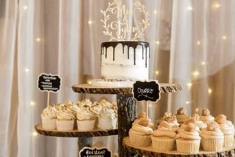 Cupcake dessert display