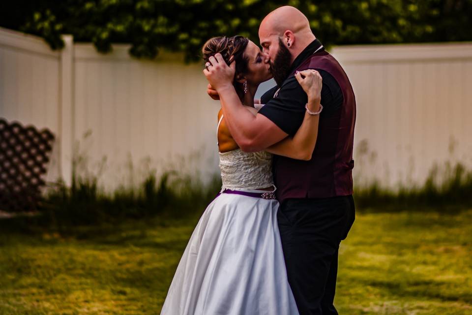 Jim and June first dance kiss