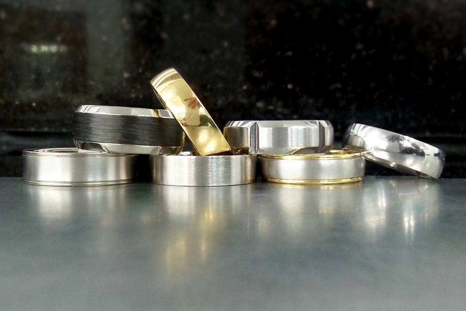 Some of our most popular men's wedding bands.