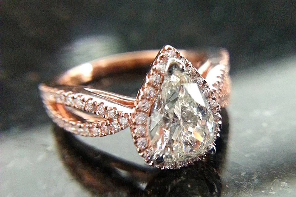 Leslie's customized Gabriel NY rose gold pear diamond engagement ring.