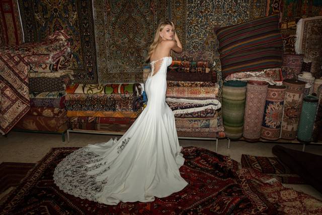 The 10 Best Wedding Dresses in Laguna Beach, CA - WeddingWire