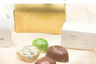 Let Dallmann Confections take care of your special day with custom wedding favors!