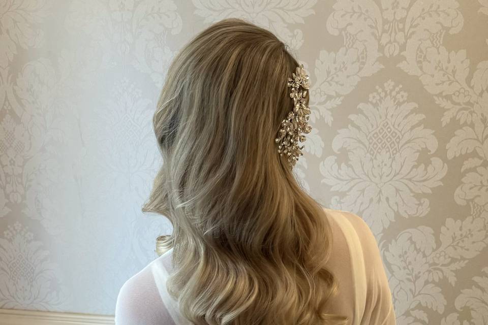Bride glam waves