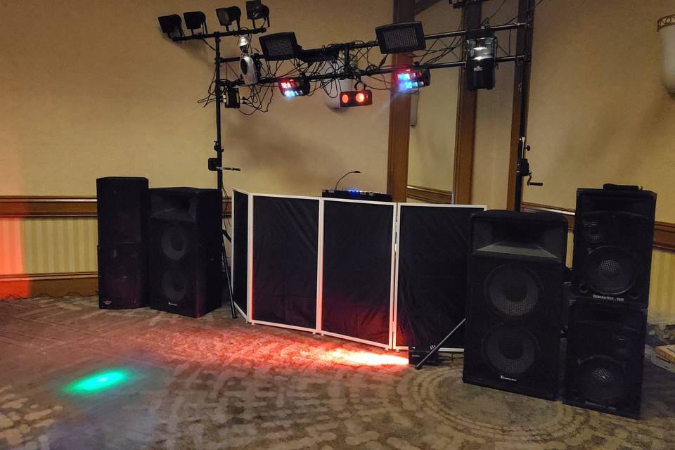 Wedding best sale dj speakers