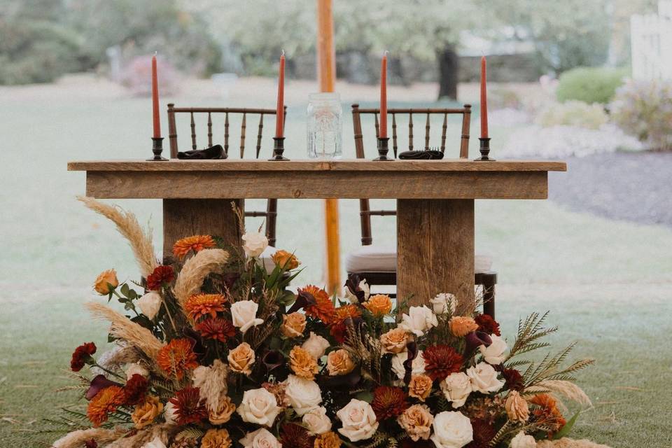 Sweetheart table florals