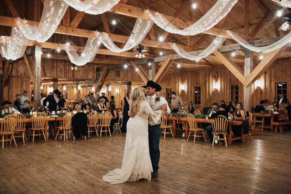 Father-daughter dance at Tejas