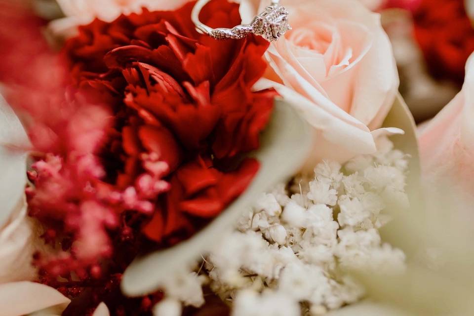 Ring and flowers
