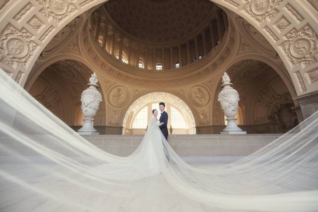 City Hall pre-wedding photos
