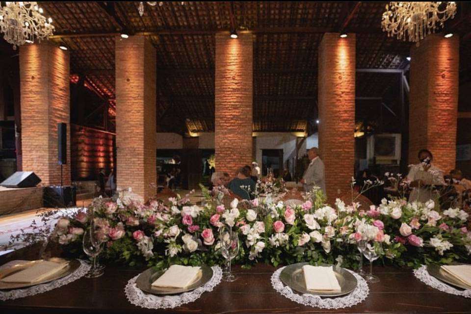 Long table arraignment