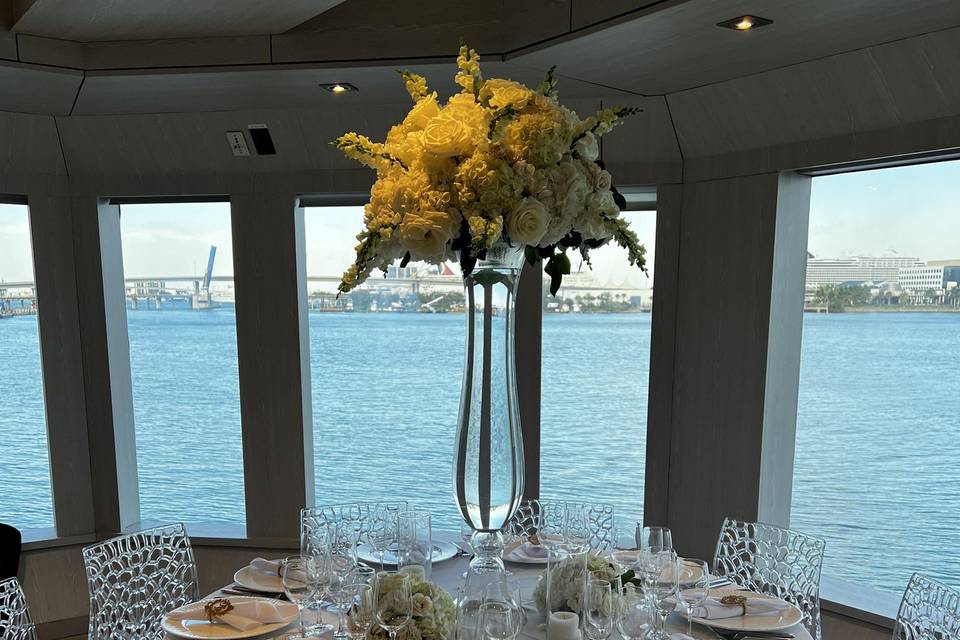 Centerpiece arrangement