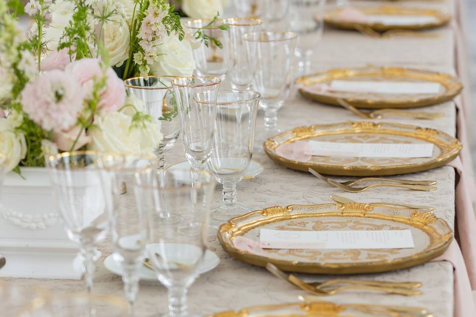 Guest table centerpiece