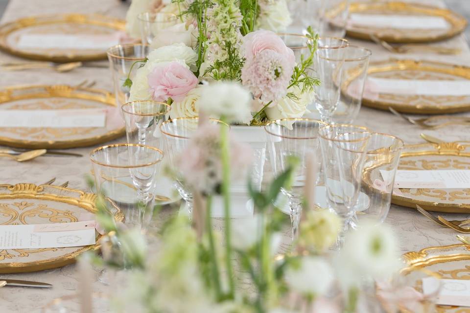 Guest table centerpiece