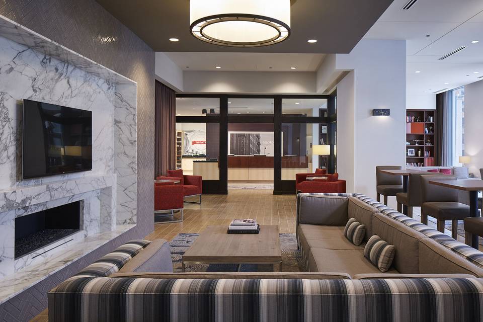 The Hampton Inn lounge located off the hotel lobby.