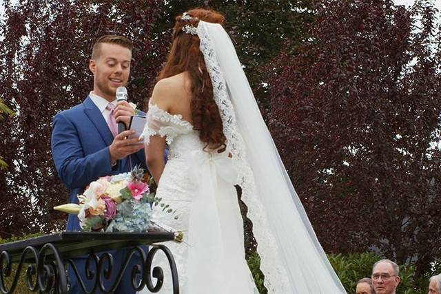 Capturing wedding vows
