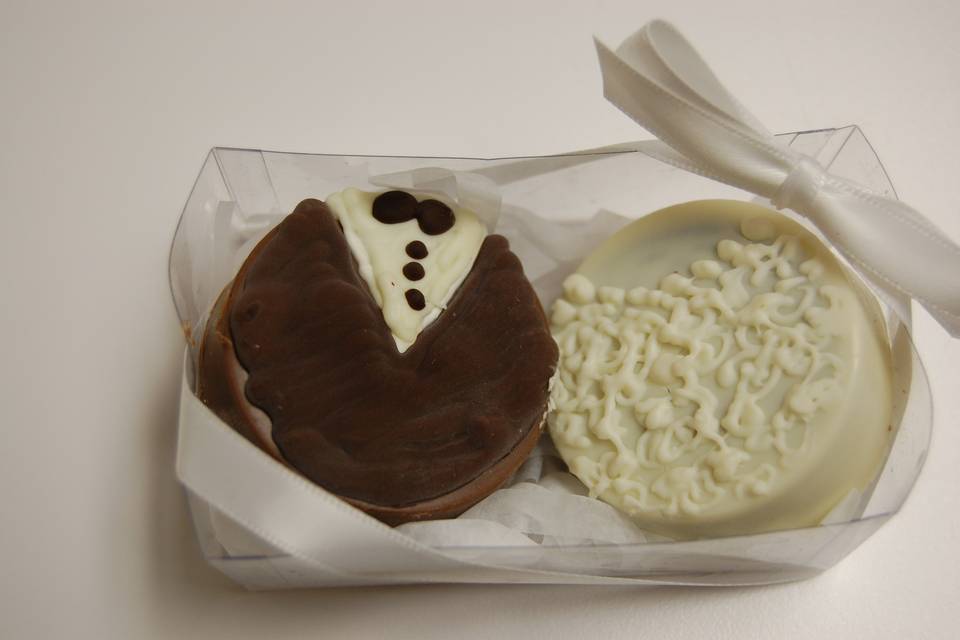Bride and Groom Oreo Cookie Mold  Oreo cookies, Chocolate covered