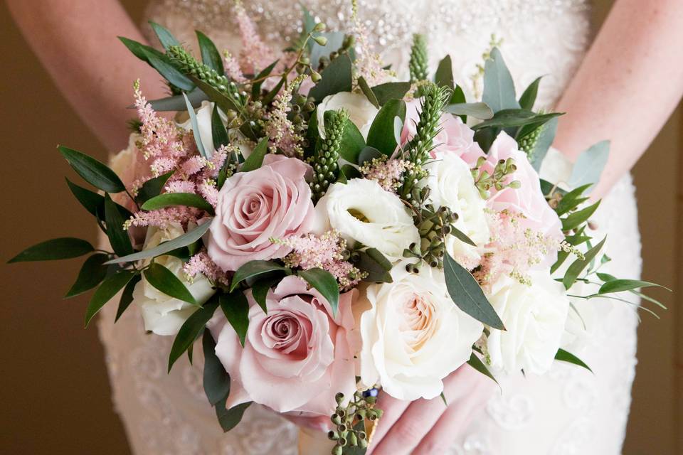 Blush and white bouquet