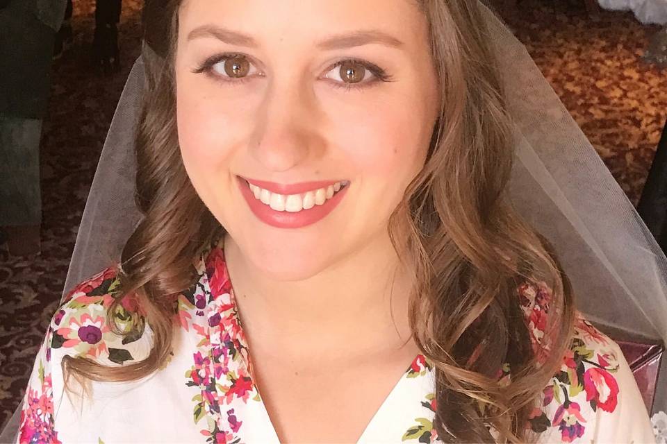 Here's #bride sarah she has such beautiful skin #airbrushmakeup #halfuphair #bridalhair #naturalmakeup #classicbride #ocbridalhairmu #lisaleming