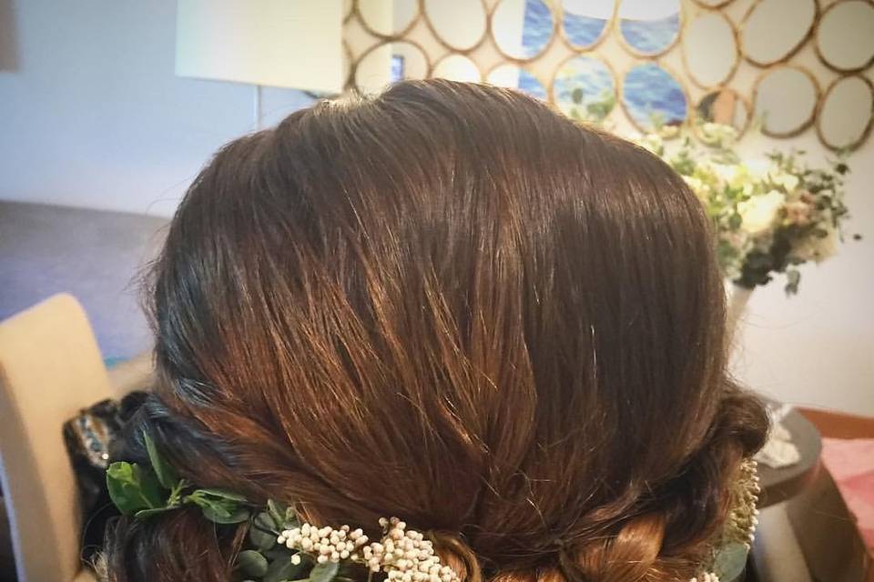 Had fun with this #bridalhairstyle today. #Bridalupdo #bridalhairwithfreshflowers #flowersinhair #frenchbraidupdo #ocbridalhairmu #lisaleming