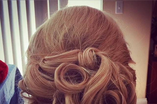 #lowbun #fullbun #updo #bridalhair #lisaleming