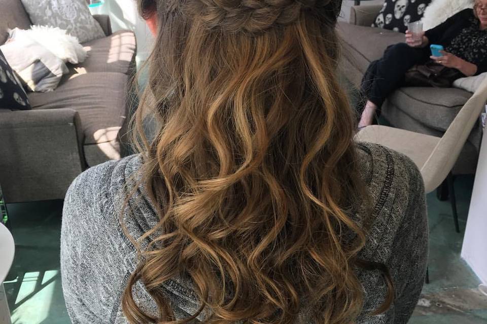 Braids and waves