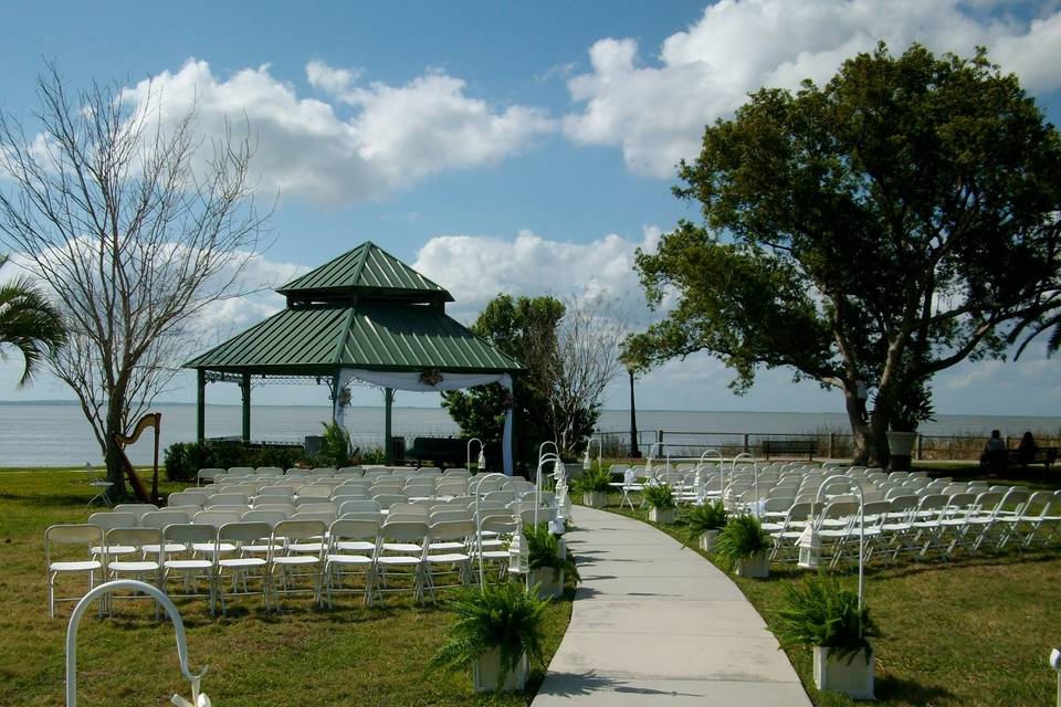 Tanner Hall gazebo wedding