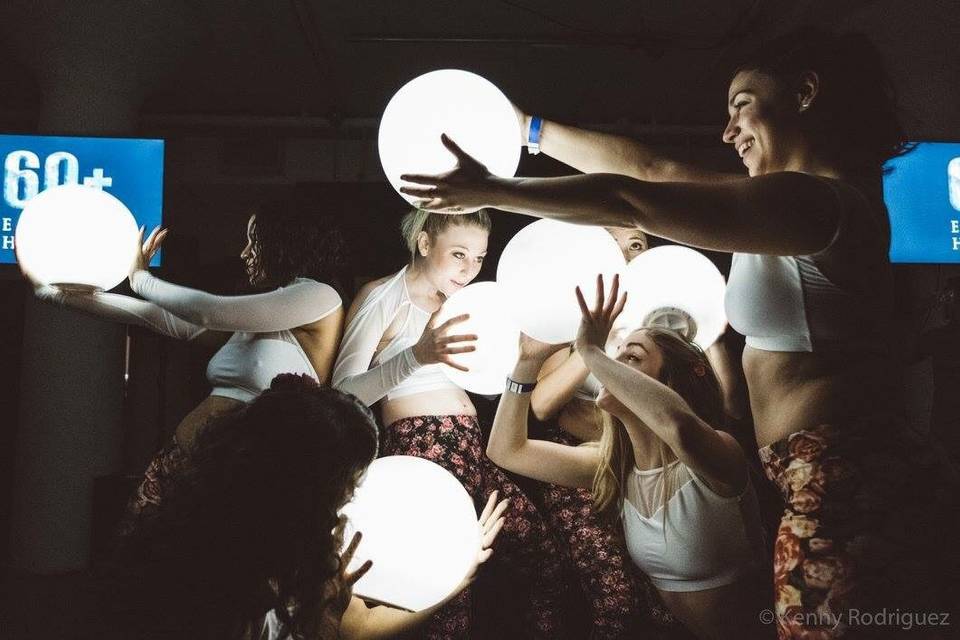 Glow orb performance