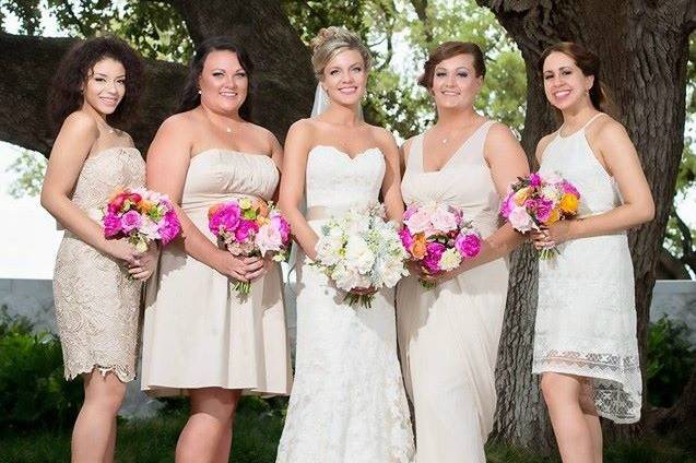 Bride and her bridal party before wedding