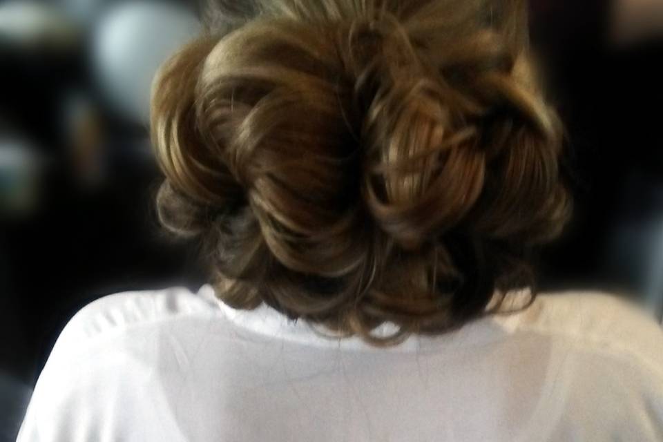 Bride low chignon