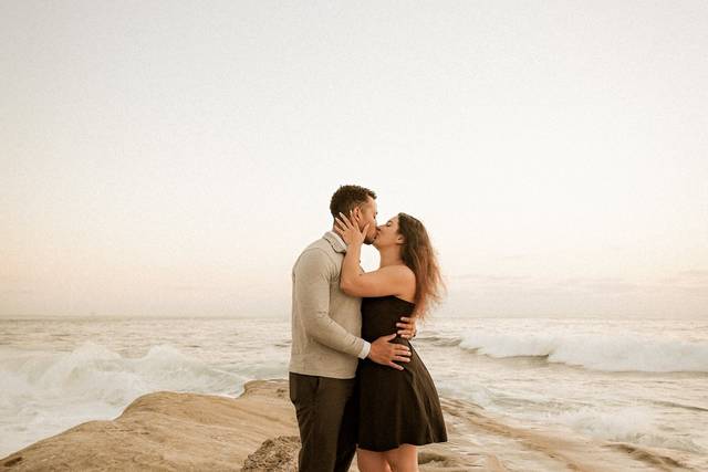 Kisses by the sea at dusk