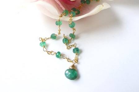 Yuzuriha Necklace
14K, shown in emerald
www.yukoebina.com