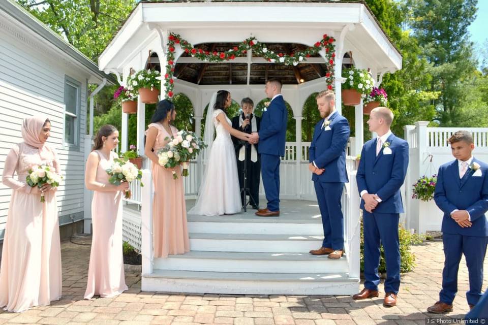 Wedding in the gazebo