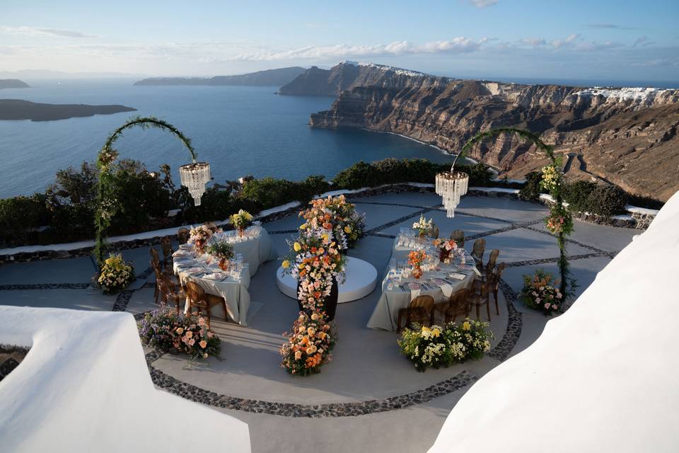 Micro wedding In Santorini