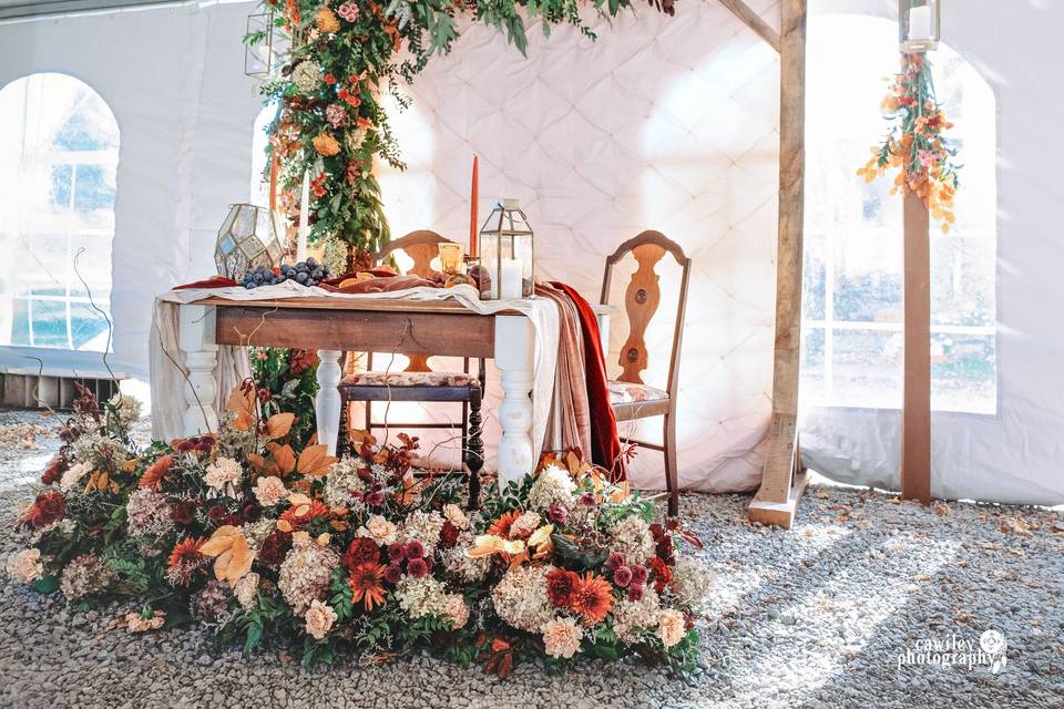 Autumn sweetheart table