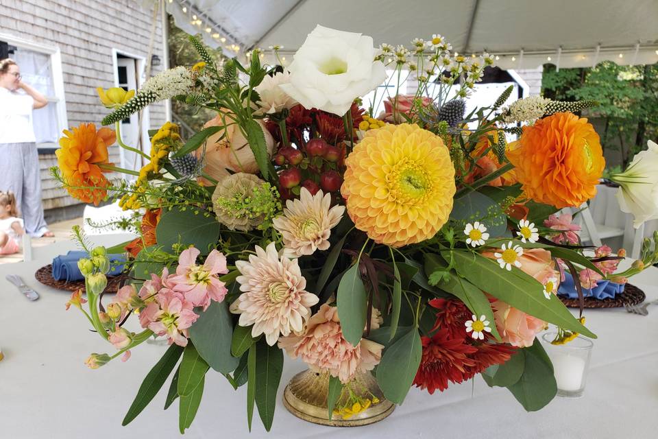 Lakeside dahlia centerpiece