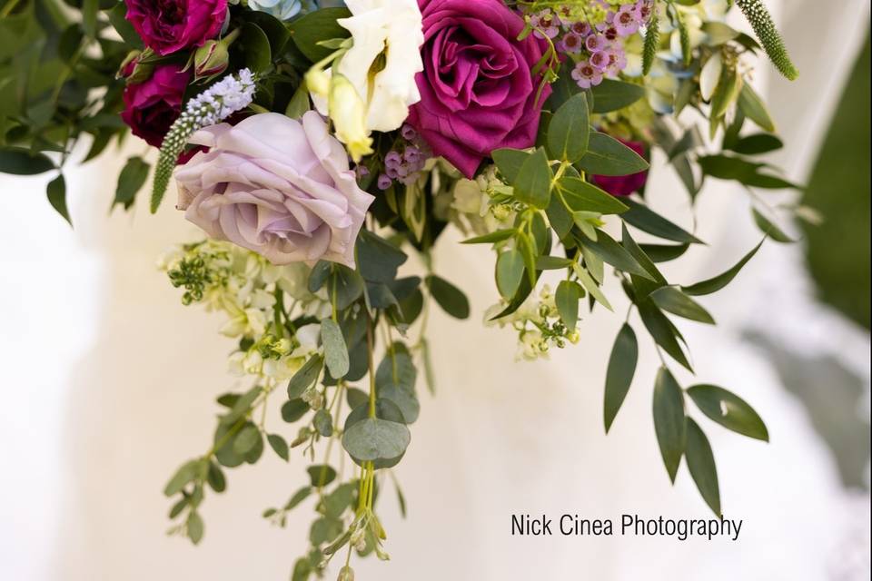 Spring bouquet berry tones