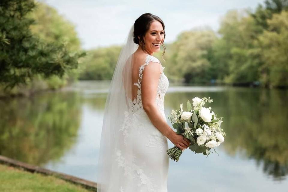 Green and white bridal bouq.