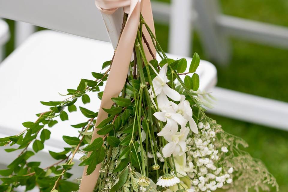 Pew flowers white