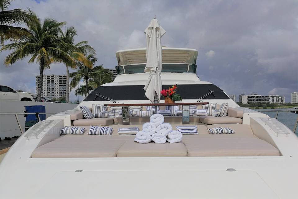 Luxury Yachts Events