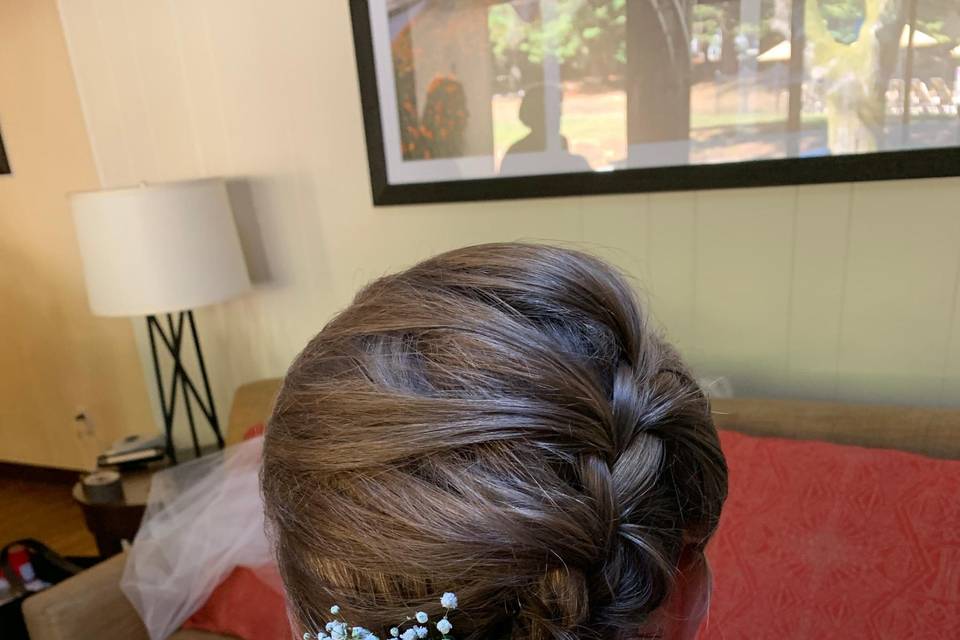 Sister of Bride hair