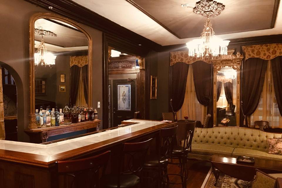 Indoor bar and saloon