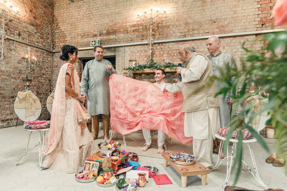 Indian mix British Wedding