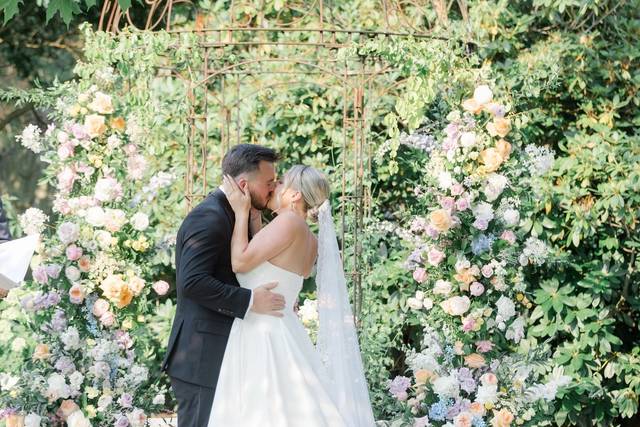 Split arch on birdcage