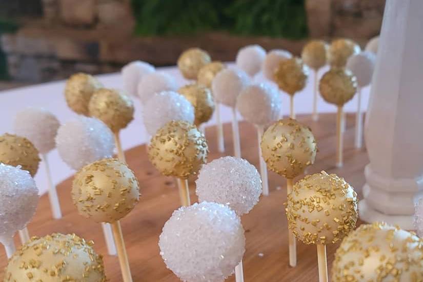 DENYSE'S SPECIALTIES - Cake Push Pops | Cupcakes | Wedding Cakes | London  and Southwestern Ontario - DENYSE'S SPECIALTIES