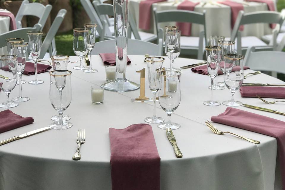 Reception table setting